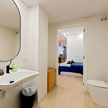 Modern With Patio And Two Bathrooms * Valencia